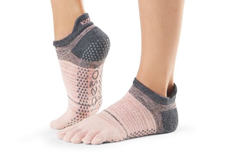 Носки для йоги ToeSox Full Toe Low Rise Grip Flurry М (-.5, Носки для йоги ToeSox Full Toe Low Rise Grip Flurry М (39-42.5)
Носки для йоги ToeSox Full Toe Low Rise Grip Flurry М (-.5, Носки для йоги ToeSox Full Toe Low Rise Grip Flurry М (39-42.5)
