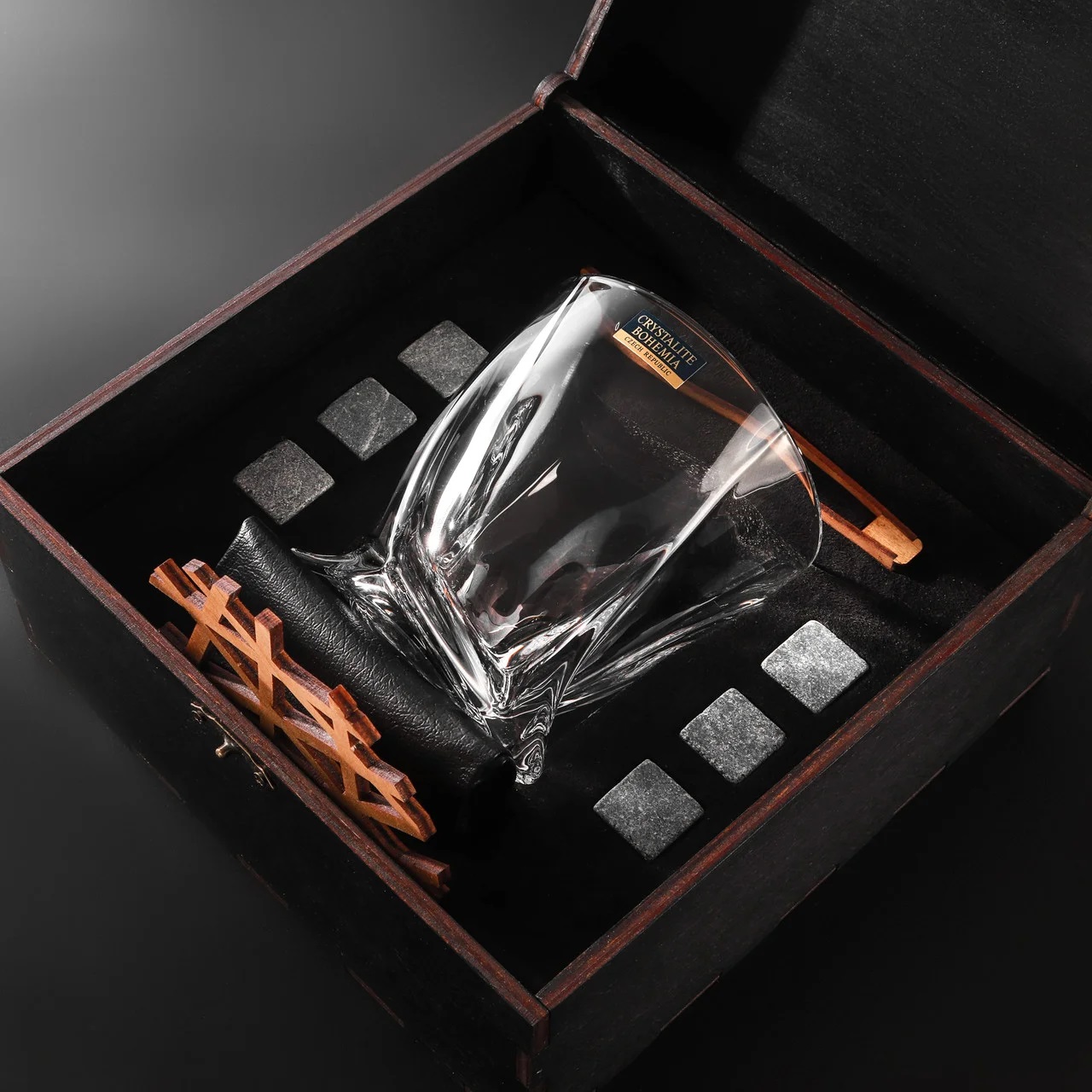 Камни для виски Whiskey stones 6 шт + бокал Bohemia Quadro 340 мл + мешочек из эко кожи + щипцы + 2 костера в темной деревянной упаковке
Камни для виски Whiskey stones 6 шт + бокал Bohemia Quadro 340 мл + мешочек из эко кожи + щипцы + 2 костера в темной деревянной упаковке