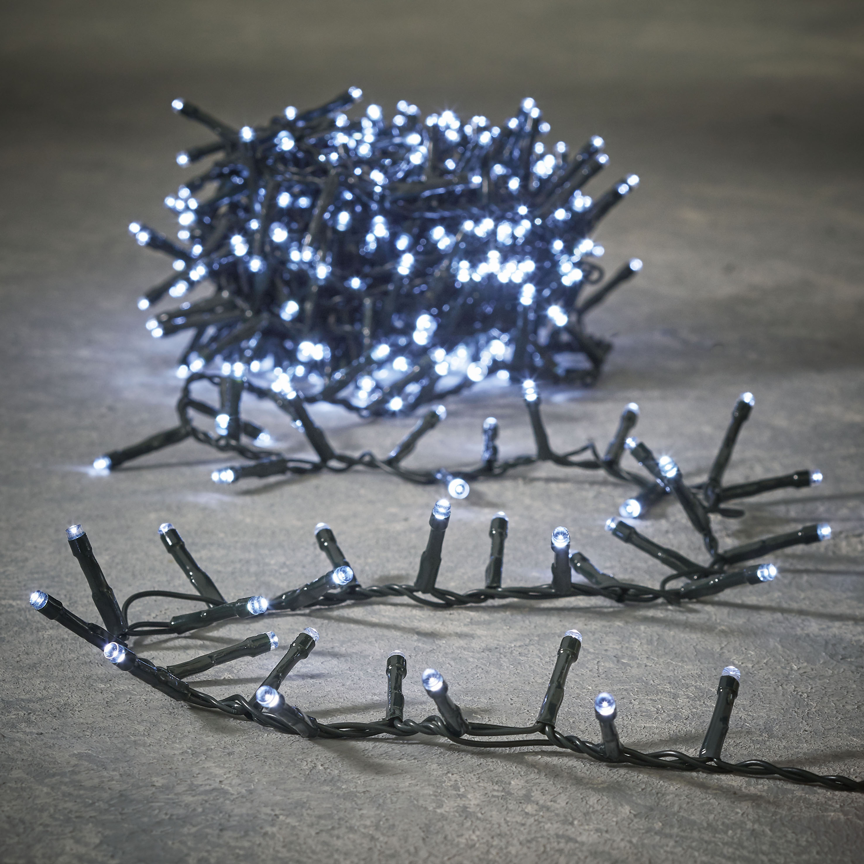 Светодиодная гирлянда Luca Lighting Змейка холодный белый 23 м (8718861684407)
Светодиодная гирлянда Luca Lighting Змейка холодный белый 23 м (8718861684407)