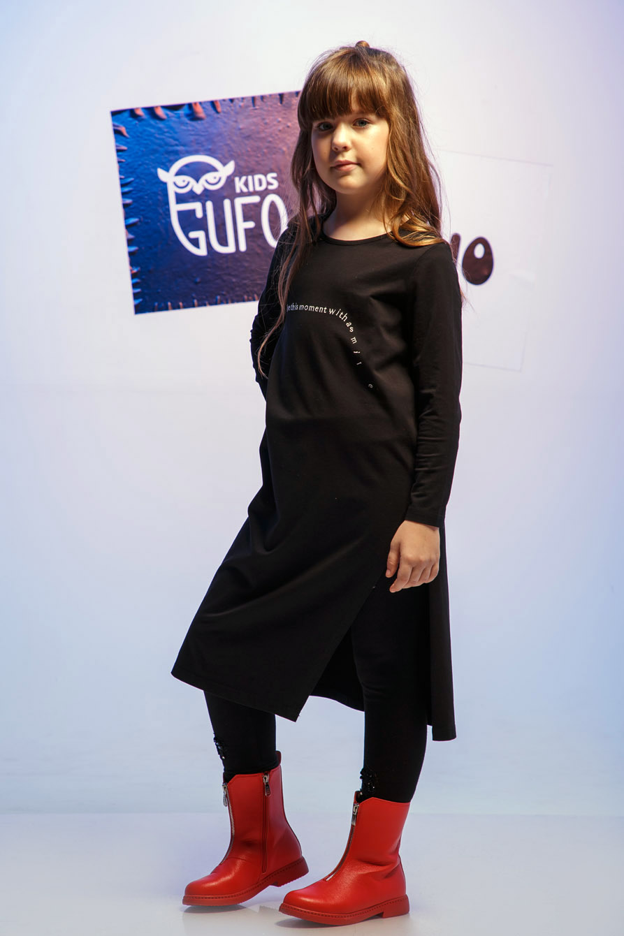 Туника с разрезами и надписью на груди JO JO черный рост 160 
Туника с разрезами и надписью на груди JO JO черный рост 160