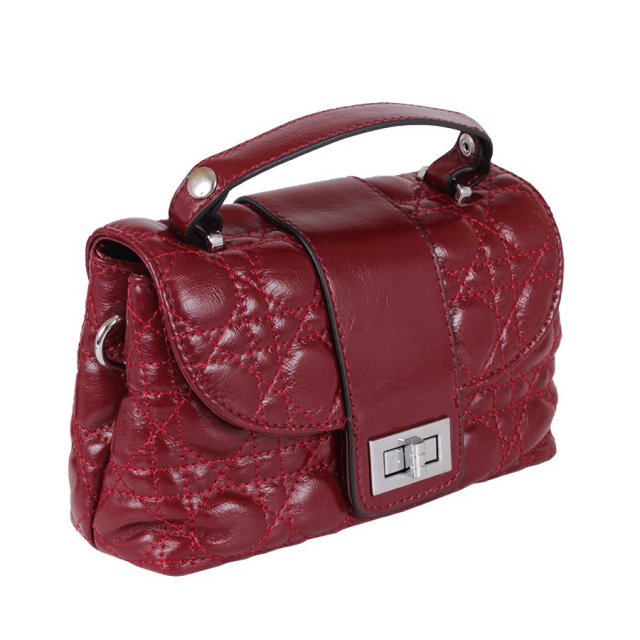 Женская сумочка Luxury Leather Accessories из натуральной "Масляной" кожи.20971.2
Женская сумочка Luxury Leather Accessories из натуральной "Масляной" кожи.20971.2