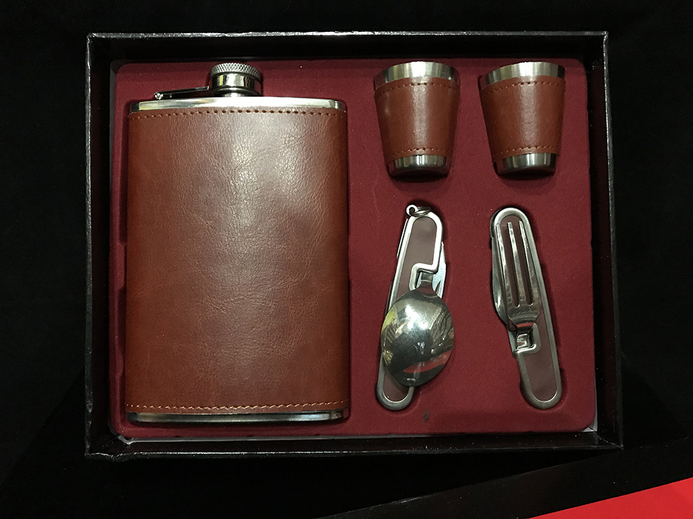 Набор С Флягой, Вилка, Ложка 14
Набор С Флягой, Вилка, Ложка 14