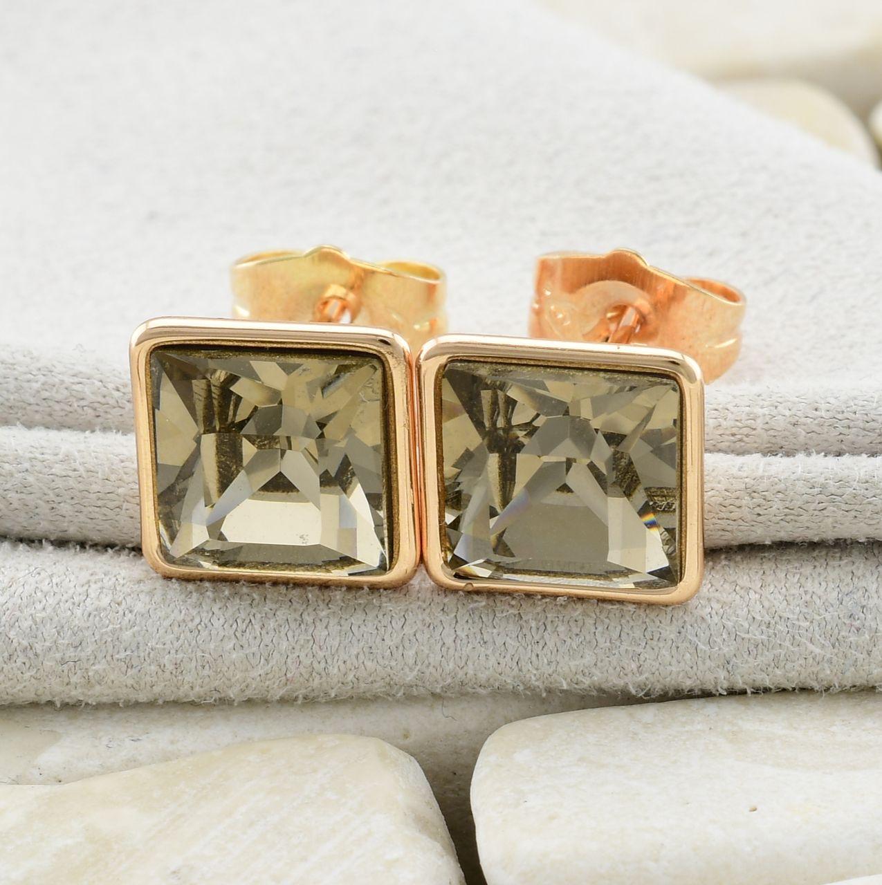 Серьги Xuping с кристаллами Swarovski 28146 размер 10х10 мм цвет дымчатый топаз вес 3.0 г позолота 18К
Серьги Xuping с кристаллами Swarovski 28146 размер 10х10 мм цвет дымчатый топаз вес 3.0 г позолота 18К