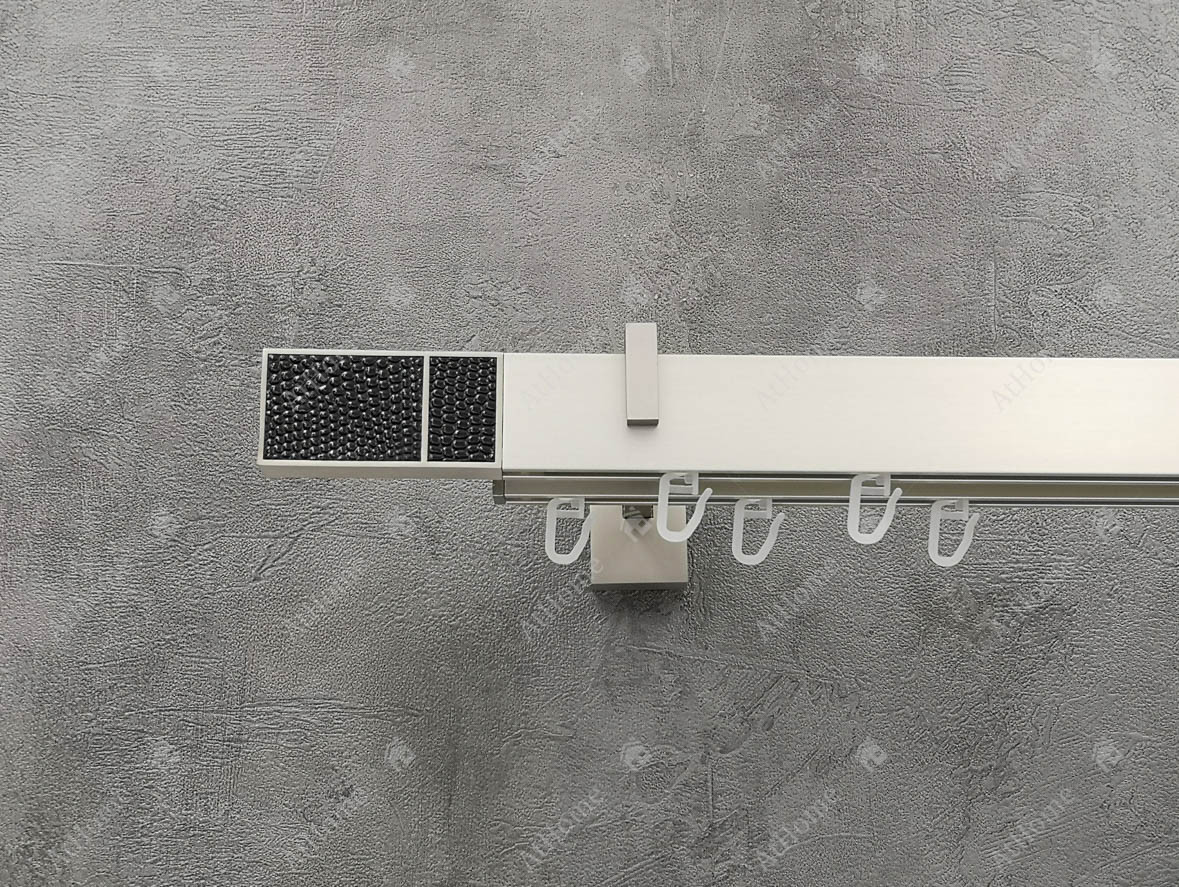 Карниз Marcin Dekor Square line BOSS черная кожа 160 см двойной Сталь матовая (кронштейн 14-17 см)
Карниз Marcin Dekor Square line BOSS черная кожа 160 см двойной Сталь матовая (кронштейн 14-17 см)