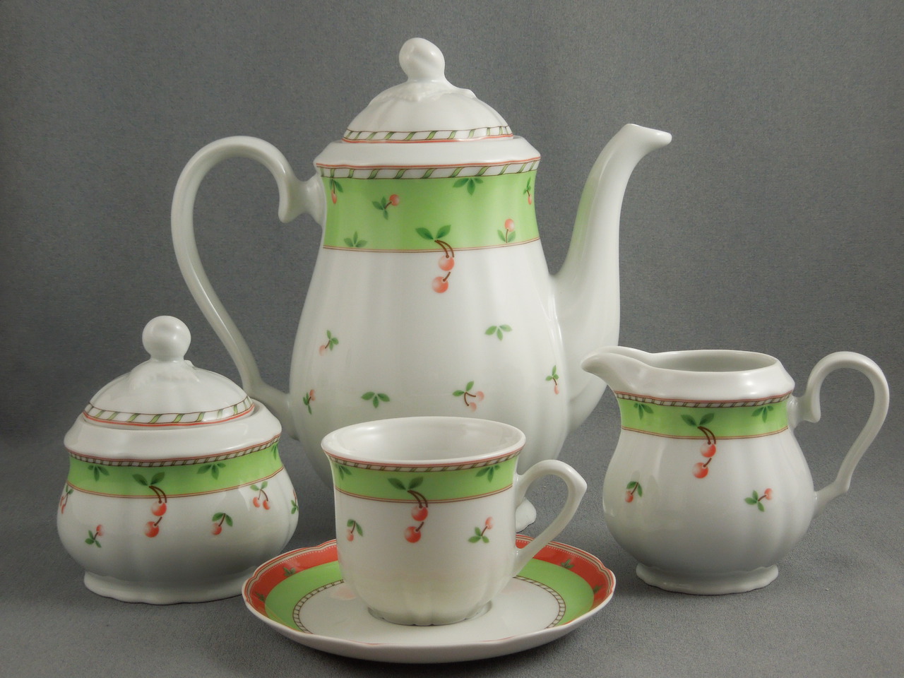 Кофейный сервиз Thun Rose 8041500 6/17
Кофейный сервиз Thun Rose 8041500 6/17