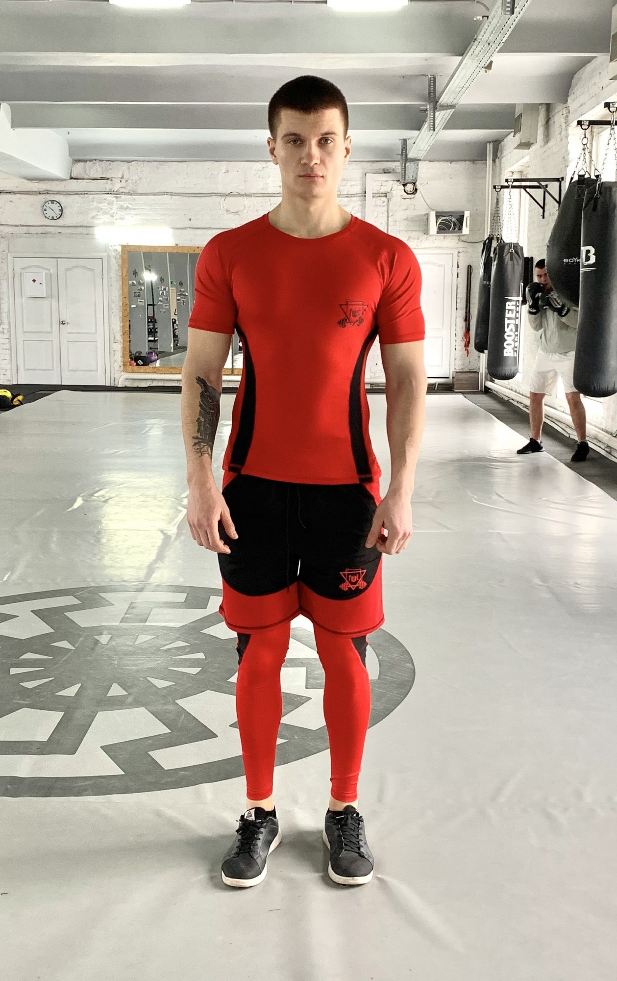 Мужской спортивный комплект (Рашгард+тайтсы+шорты) Armm b-red 3.1 FitU XL Красный 000151296
Мужской спортивный комплект (Рашгард+тайтсы+шорты) Armm b-red 3.1 FitU XL Красный 000151296