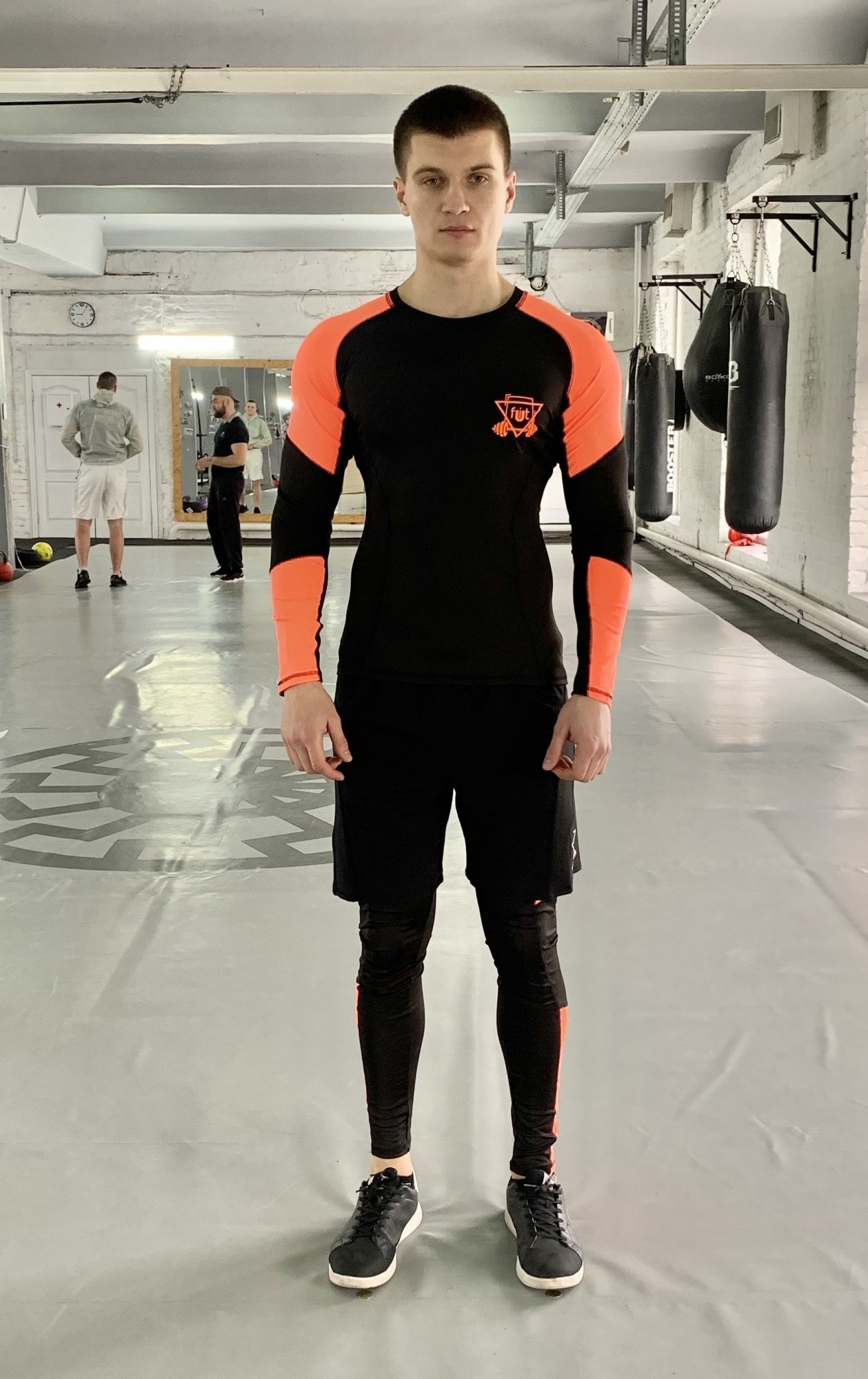 Мужской спортивный комплект (Рашгард+тайтсы+шорты) Force orange 3.0 FitU M Черный 000151209
Мужской спортивный комплект (Рашгард+тайтсы+шорты) Force orange 3.0 FitU M Черный 000151209