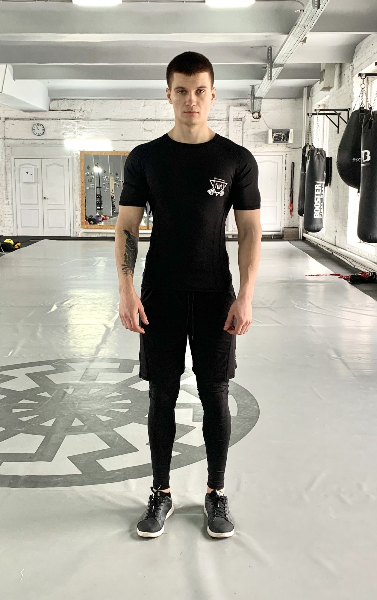 Мужской спортивный комплект (Рашгард+тайтсы+шорты) Armm black 3.0 FitU XL Черный 000151278
Мужской спортивный комплект (Рашгард+тайтсы+шорты) Armm black 3.0 FitU XL Черный 000151278