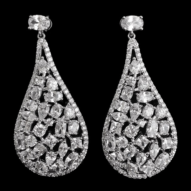 Свадебные серьги Кристальная аллея DiaDemaGrand Серебряный с белым камнем (041870-15-2)
Свадебные серьги Кристальная аллея DiaDemaGrand Серебряный с белым камнем (041870-15-2)