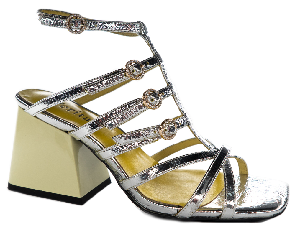 Кожаные босоножки VERITAS 988-3830 размер 37 Серебристый
Кожаные босоножки VERITAS 988-3830 размер 37 Серебристый