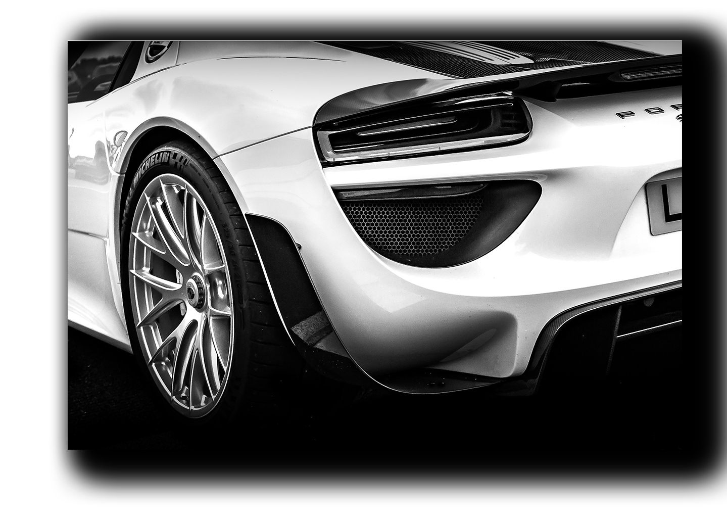 картина на холсте спортивный авто Porsche 918 Порше Hotel Arizona HD 28 см x 41 см
картина на холсте спортивный авто Porsche 918 Порше Hotel Arizona HD 28 см x 41 см