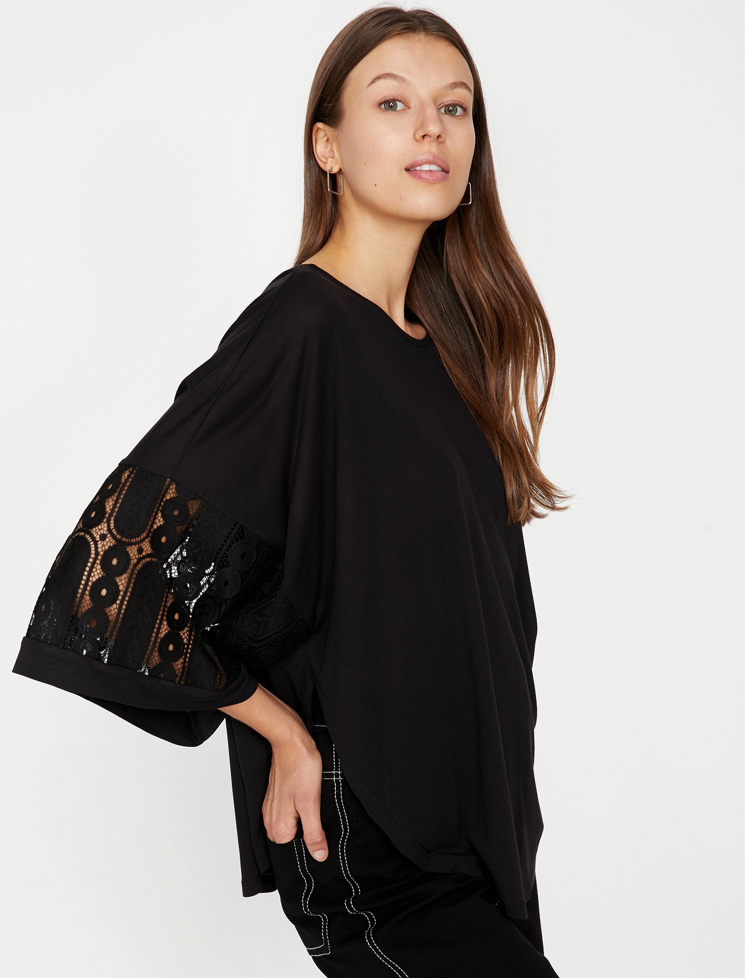 Футболка Koton 9KAK13948EK-999 XS-S Black
Футболка Koton 9KAK13948EK-999 XS-S Black