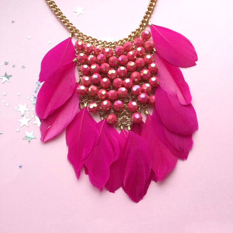 Колье Miss Odri "Graice Pink" женское золотистое с розовыми стразами и перьями + подарочная упаковка
Колье Miss Odri "Graice Pink" женское золотистое с розовыми стразами и перьями + подарочная упаковка