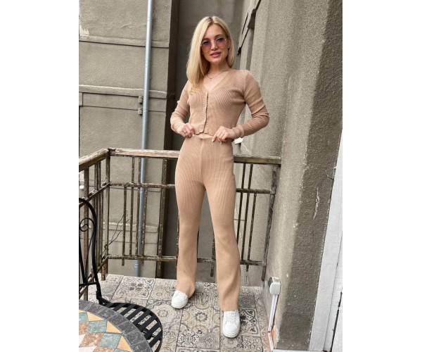 Костюм-тройка женский лапша с прямыми штанами Modern Boutique бежевый, one size КО16733
Костюм-тройка женский лапша с прямыми штанами Modern Boutique бежевый, one size КО16733