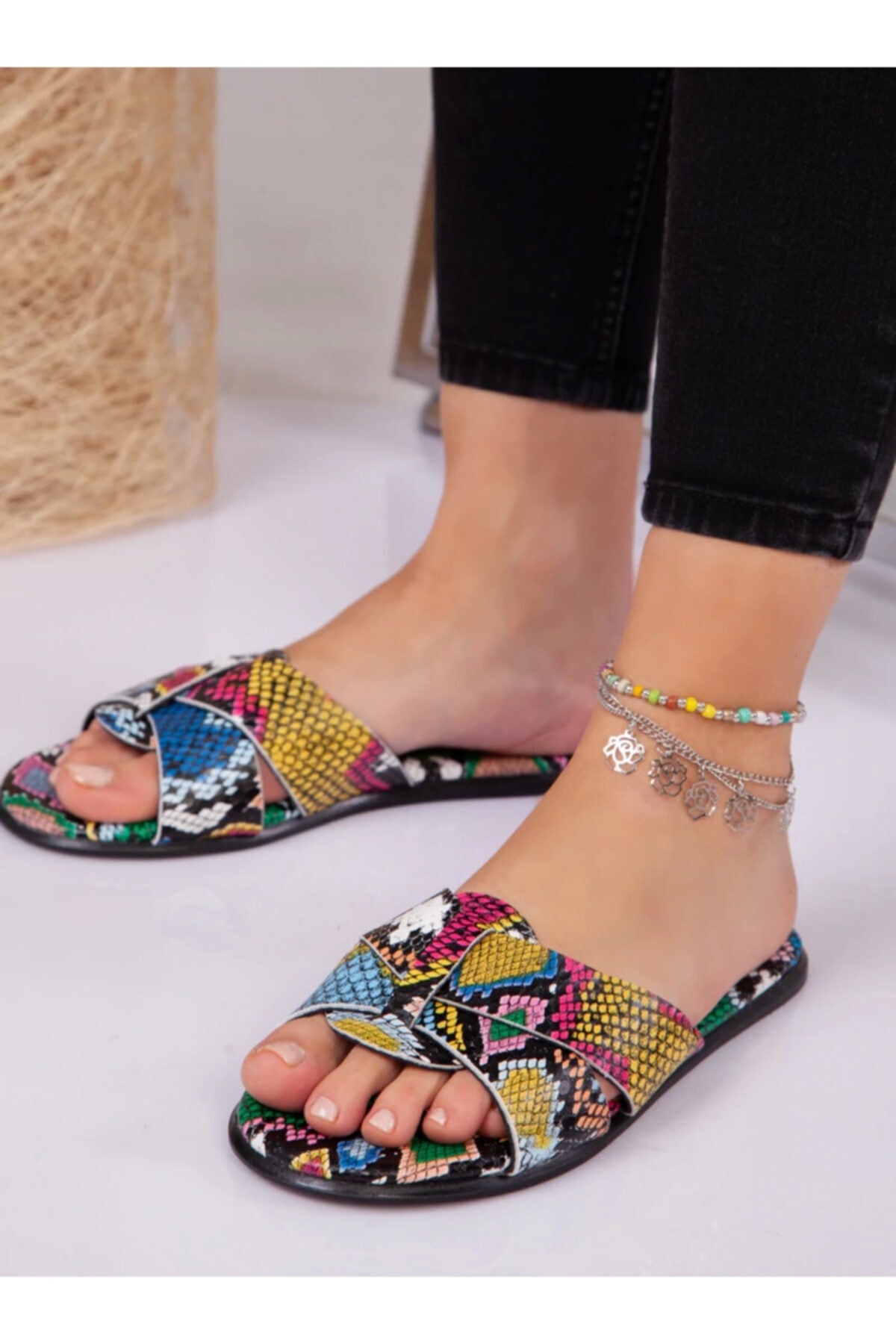 Жіночі шльопанці Ayakkabi Havuzu 7910-16 36 Мультицветной
Жіночі шльопанці Ayakkabi Havuzu 7910-16 36 Мультицветной