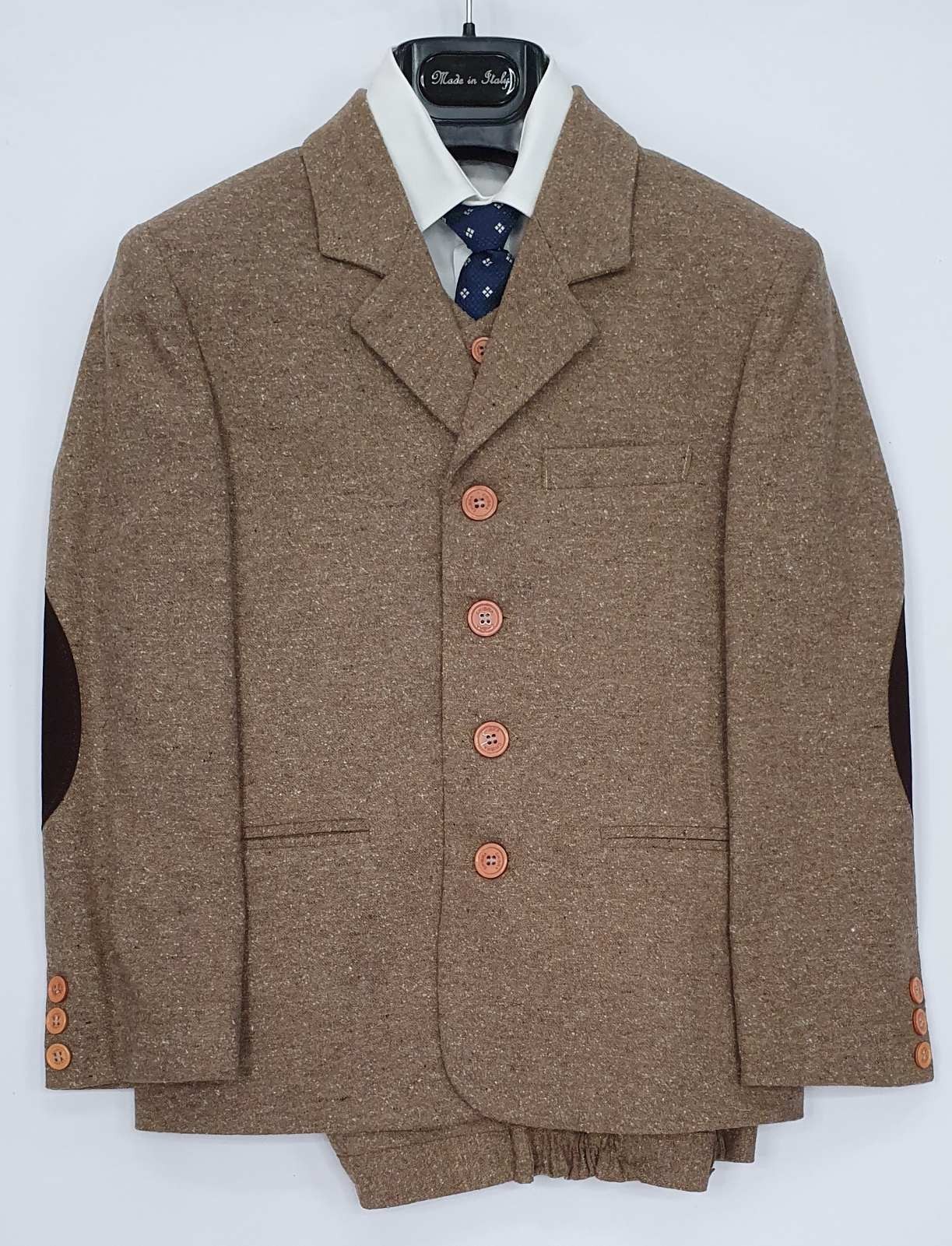 Костюм (пиджак+штаны+жилет +рубашка+ галстук) Chibra junior 140 см, размер 36, коричневого цвета, 054
Костюм (пиджак+штаны+жилет +рубашка+ галстук) Chibra junior 140 см, размер 36, коричневого цвета, 054