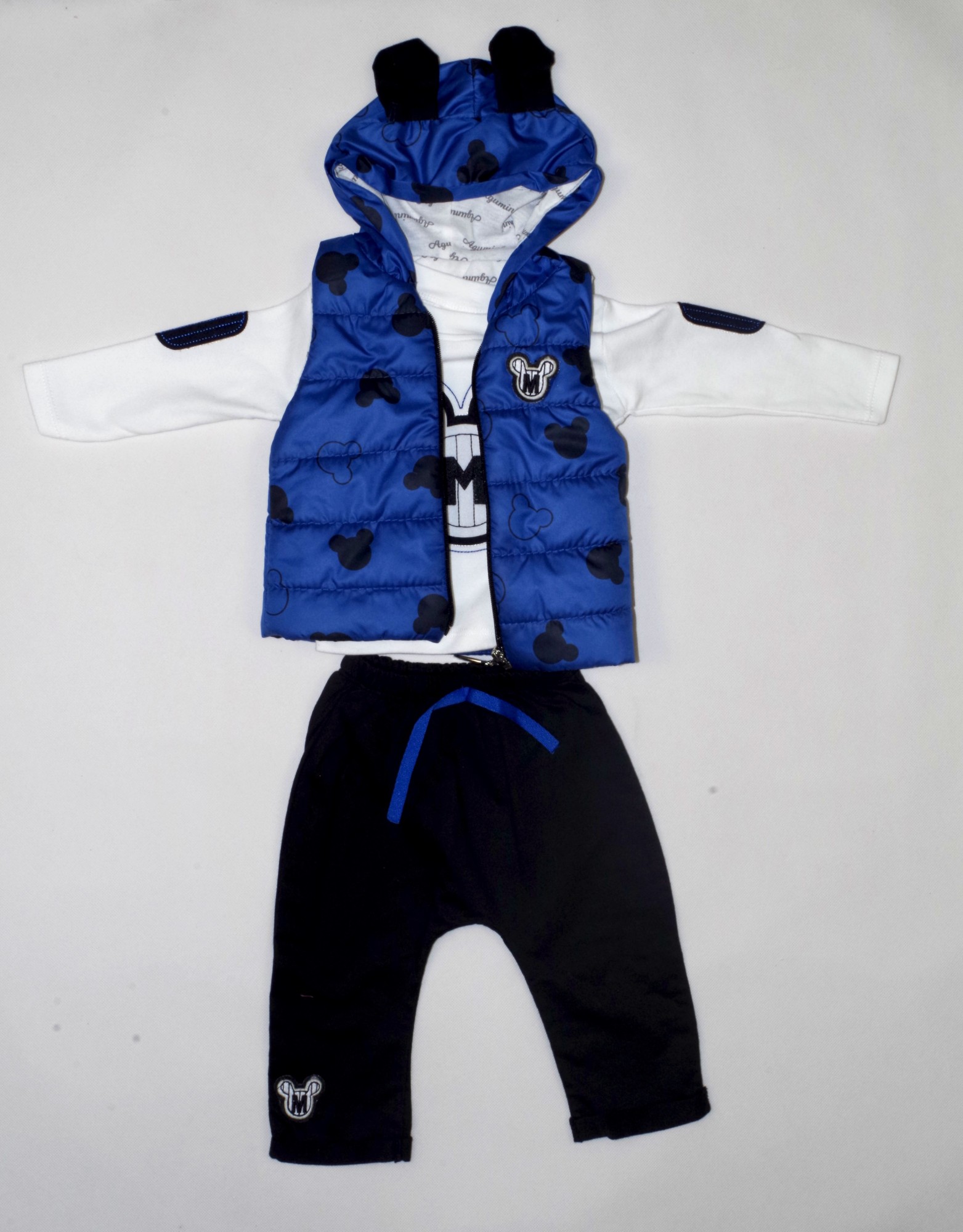 Комплект (ветровка, штаны, реглан) Kids Ciub 123 62-68 см Синий с белым и черным (2000123)
Комплект (ветровка, штаны, реглан) Kids Ciub 123 62-68 см Синий с белым и черным (2000123)