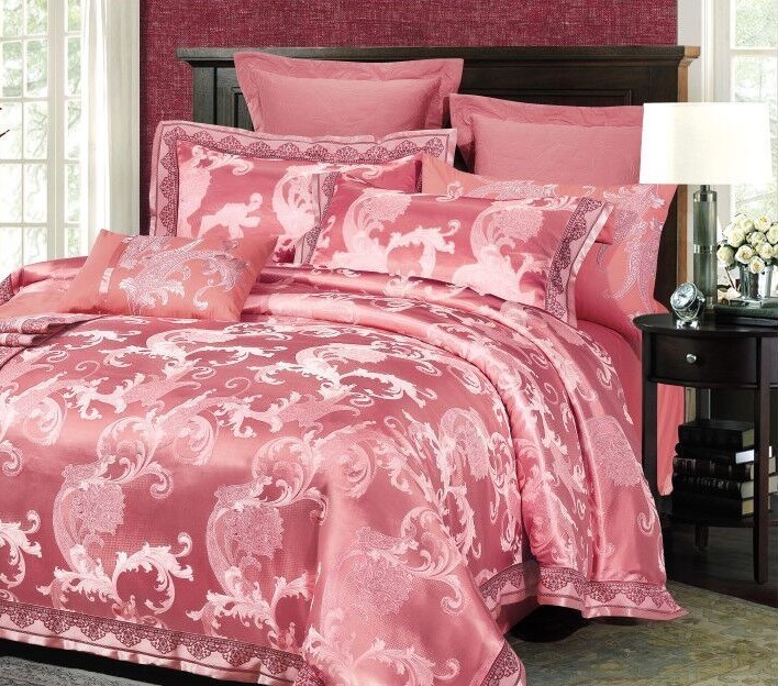 Комплект постельного белья Dreamcat из жаккард-сатина Розовый с цветами Семейный нежно-розовый (наволочки 50х70)
Комплект постельного белья Dreamcat из жаккард-сатина Розовый с цветами Семейный нежно-розовый (наволочки 50х70)