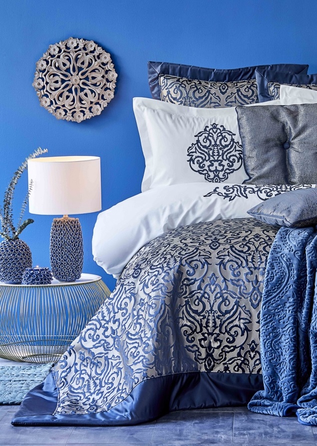 Комплект постельного белья + плед + покрывало Karaca Home Camilla Indigo 2020-2 200x220 (svt-2000022261463)
Комплект постельного белья + плед + покрывало Karaca Home Camilla Indigo 2020-2 200x220 (svt-2000022261463)