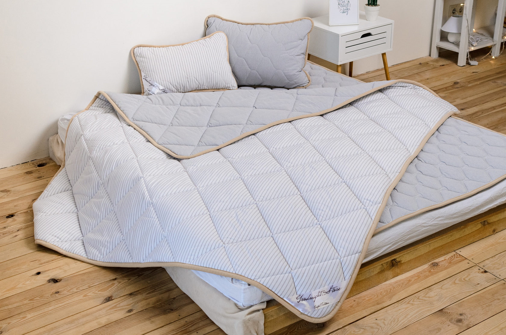 Комплект постельного белья из шерсти мериносов Goodnight Store Односпальный 140х200 см + Подушка + Антимолевый чехол ( FB973581647499GN)
Комплект постельного белья из шерсти мериносов Goodnight Store Односпальный 140х200 см + Подушка + Антимолевый чехол ( FB973581647499GN)