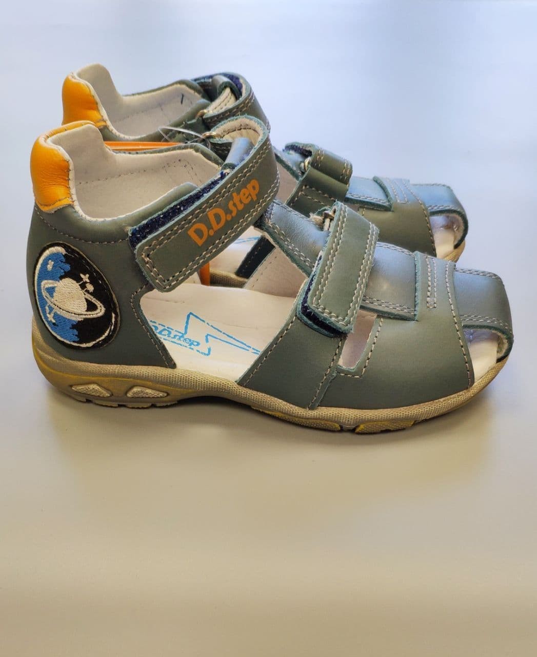 Босоножки для мальчика D.D.Step Royal Blue Сатурн AC290-395BM 30р. 18,8см Темно-голубой
Босоножки для мальчика D.D.Step Royal Blue Сатурн AC290-395BM 30р. 18,8см Темно-голубой