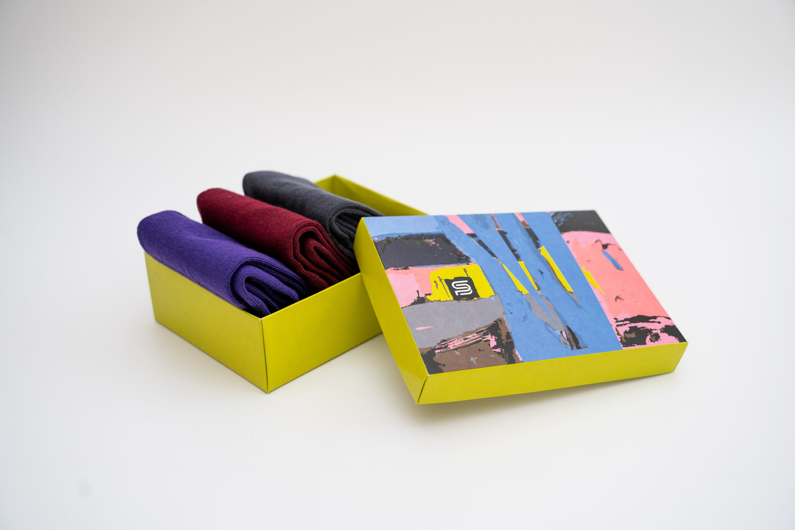 Подарочный бокс Набор носков Premier Socks 54755 45-46 3 пары Разноцветные мужские больших размеров
Подарочный бокс Набор носков Premier Socks 54755 45-46 3 пары Разноцветные мужские больших размеров
