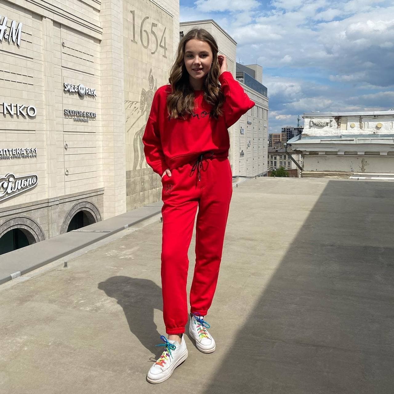 Спортивный костюм свитшот и штаны карго Lemoni красный 146 см 9996 
Спортивный костюм свитшот и штаны карго Lemoni красный 146 см 9996