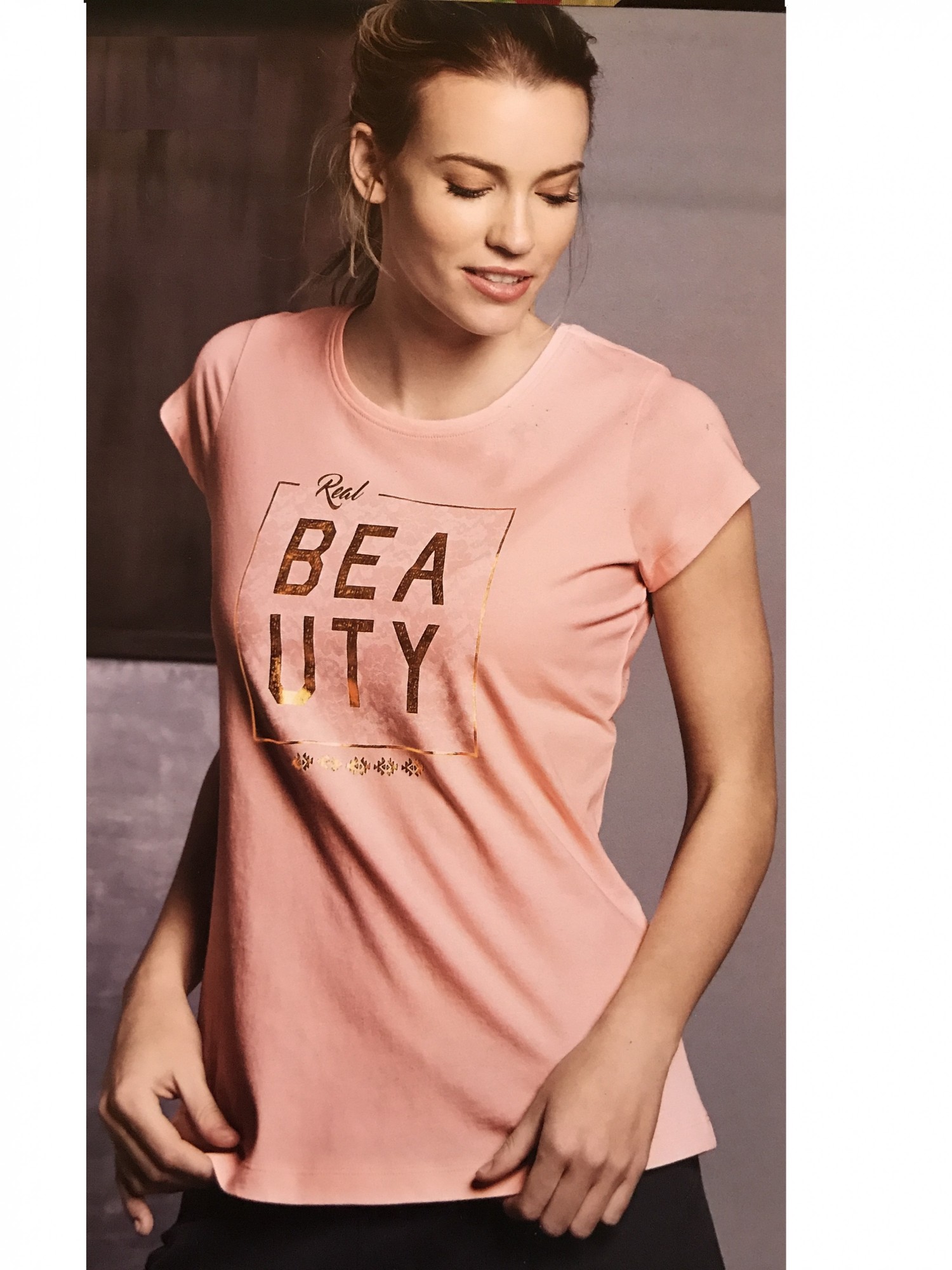 Женская футболка Esmara Размер М (765Ж2705) 
Женская футболка Esmara Размер М (765Ж2705)