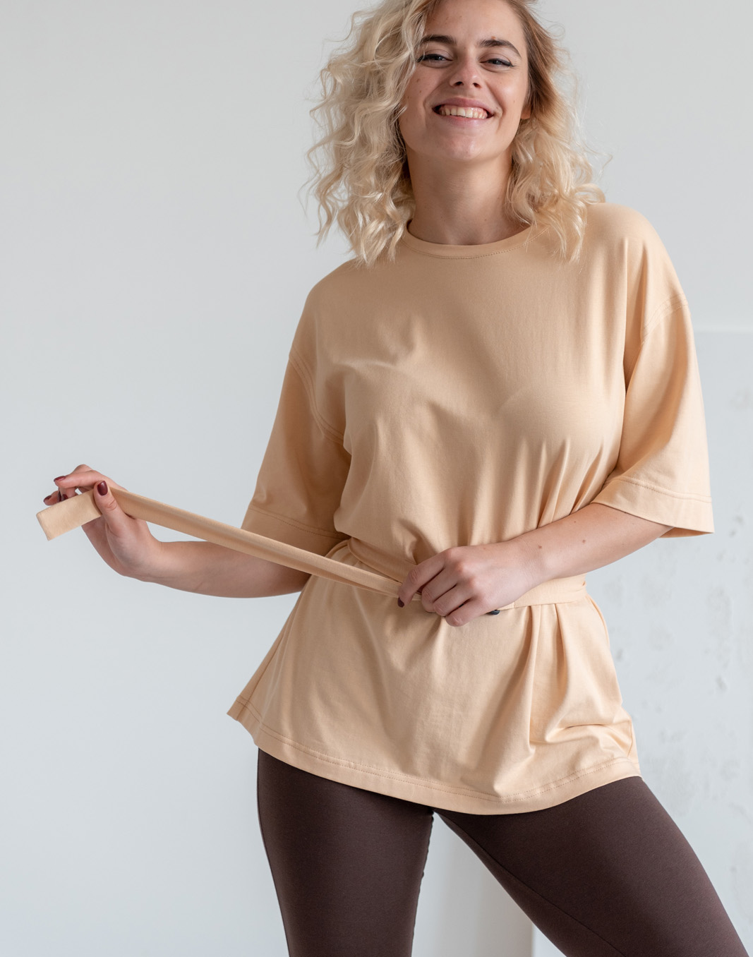Футболка лето Wear me женская оверсайз однотонная с поясом Бежевый 1w/88/32, Футболка лето Wear me женская оверсайз однотонная с поясом S Бежевый 1w/88/32
Футболка лето Wear me женская оверсайз однотонная с поясом Бежевый 1w/88/32, Футболка лето Wear me женская оверсайз однотонная с поясом S Бежевый 1w/88/32