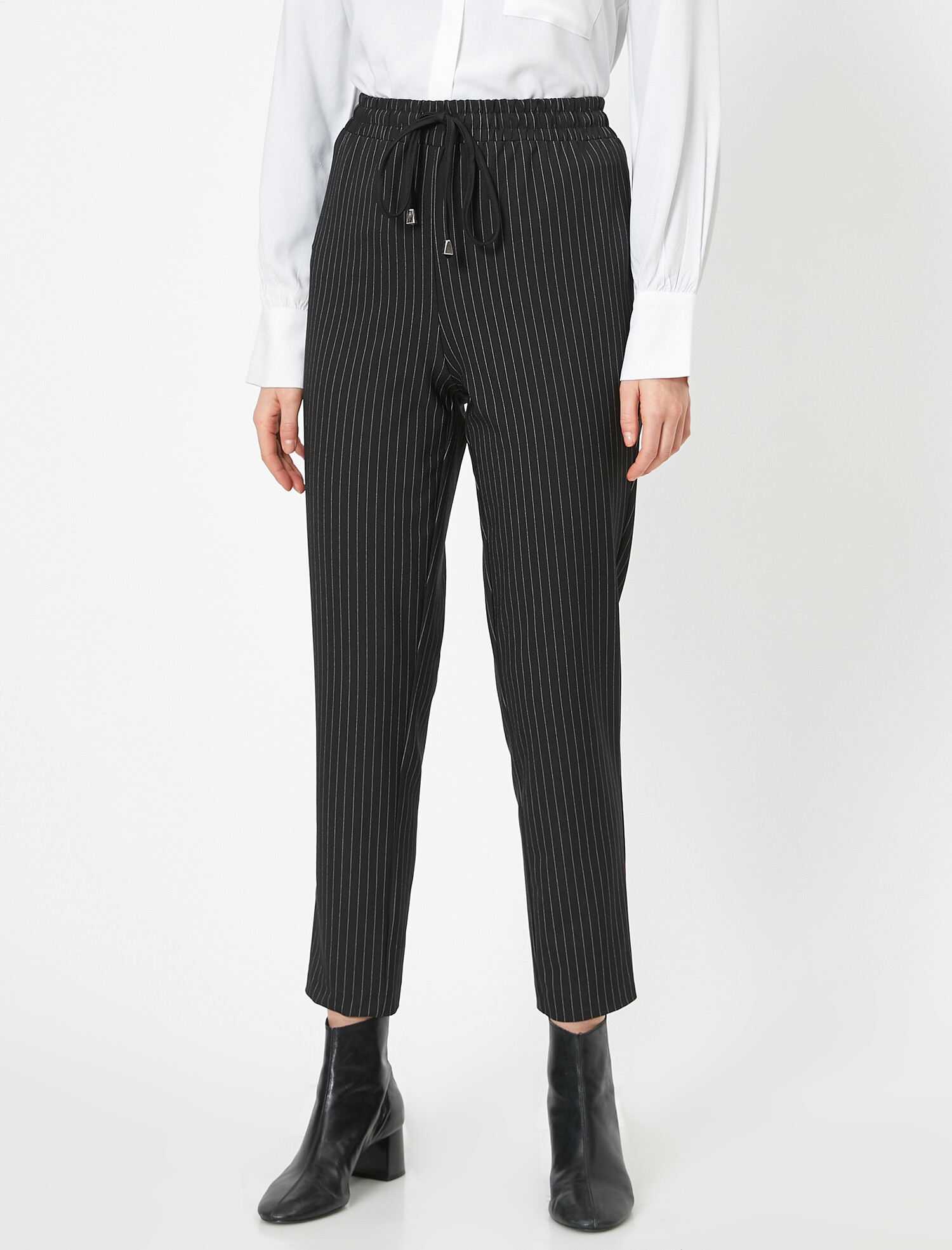 Брюки Koton 0YAK42688UW-18N Black Stripe, Брюки Koton 0YAK42688UW-18N 34 Black Stripe
Брюки Koton 0YAK42688UW-18N Black Stripe, Брюки Koton 0YAK42688UW-18N 34 Black Stripe