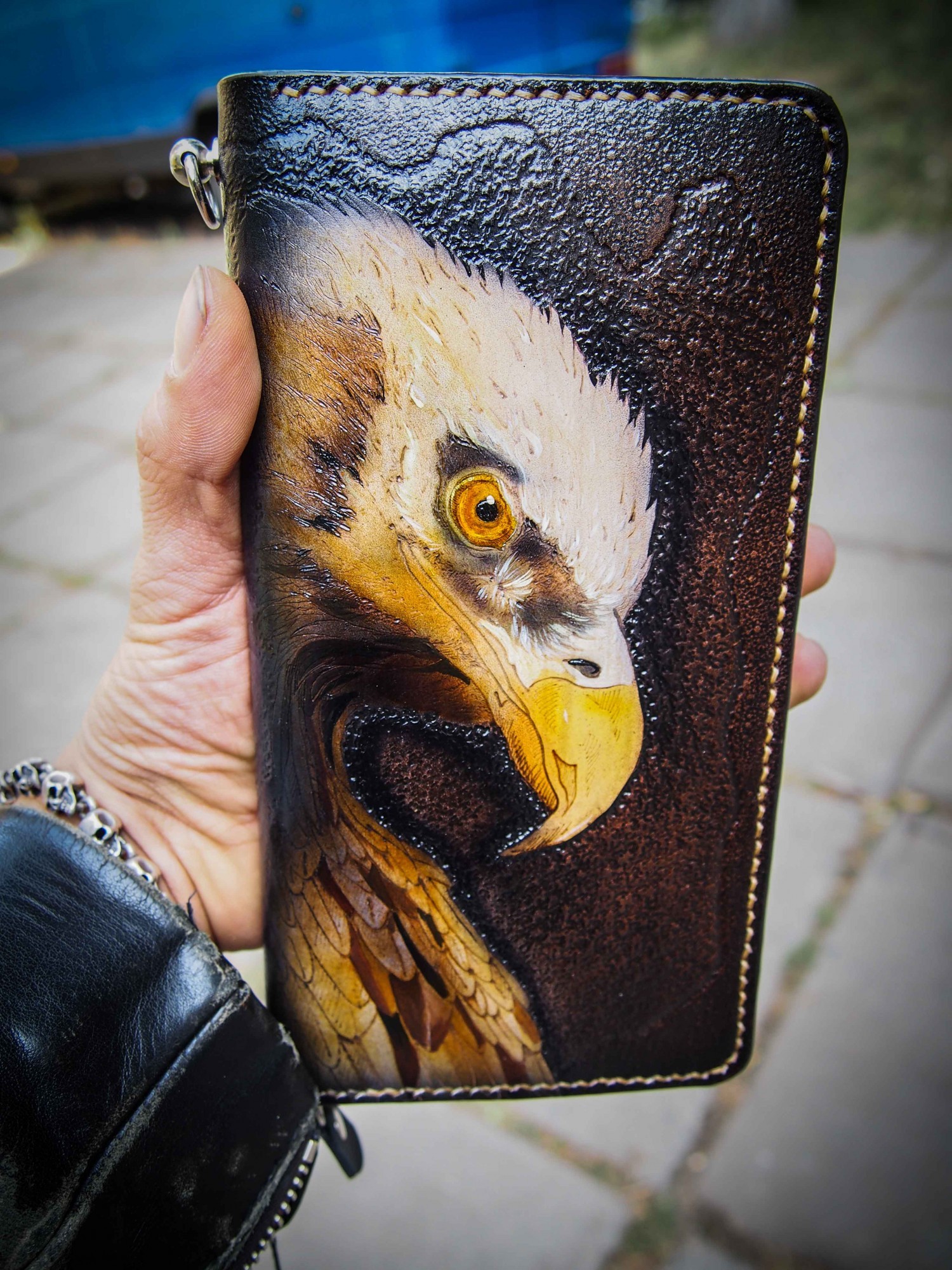 Мужской кожаный кошелек Smyrnov Leather на молнии орел 20 x 11 x 2 см темно-коричневый
Мужской кожаный кошелек Smyrnov Leather на молнии орел 20 x 11 x 2 см темно-коричневый