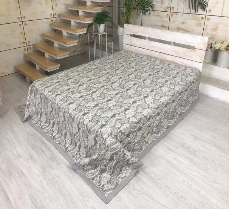 Покрывало жаккардовое двухстороннее Орнамент Пейсли серый CottonTwill 220х235 см (П004-1)
Покрывало жаккардовое двухстороннее Орнамент Пейсли серый CottonTwill 220х235 см (П004-1)