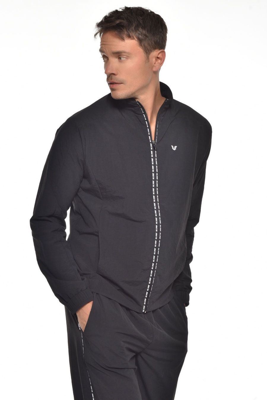 Спортивный костюм Bilcee TB20ML01W9412-1_1001 Черный L
Спортивный костюм Bilcee TB20ML01W9412-1_1001 Черный L