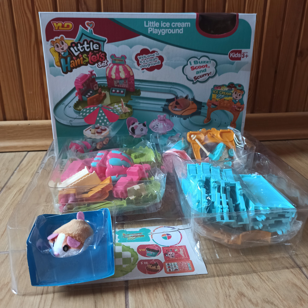 Игровой Набор "Парк Мороженного" маленьких хомяков Little Ice Cream Hamsters - хомячки Zhu Zhu Жу-жу
Игровой Набор "Парк Мороженного" маленьких хомяков Little Ice Cream Hamsters - хомячки Zhu Zhu Жу-жу