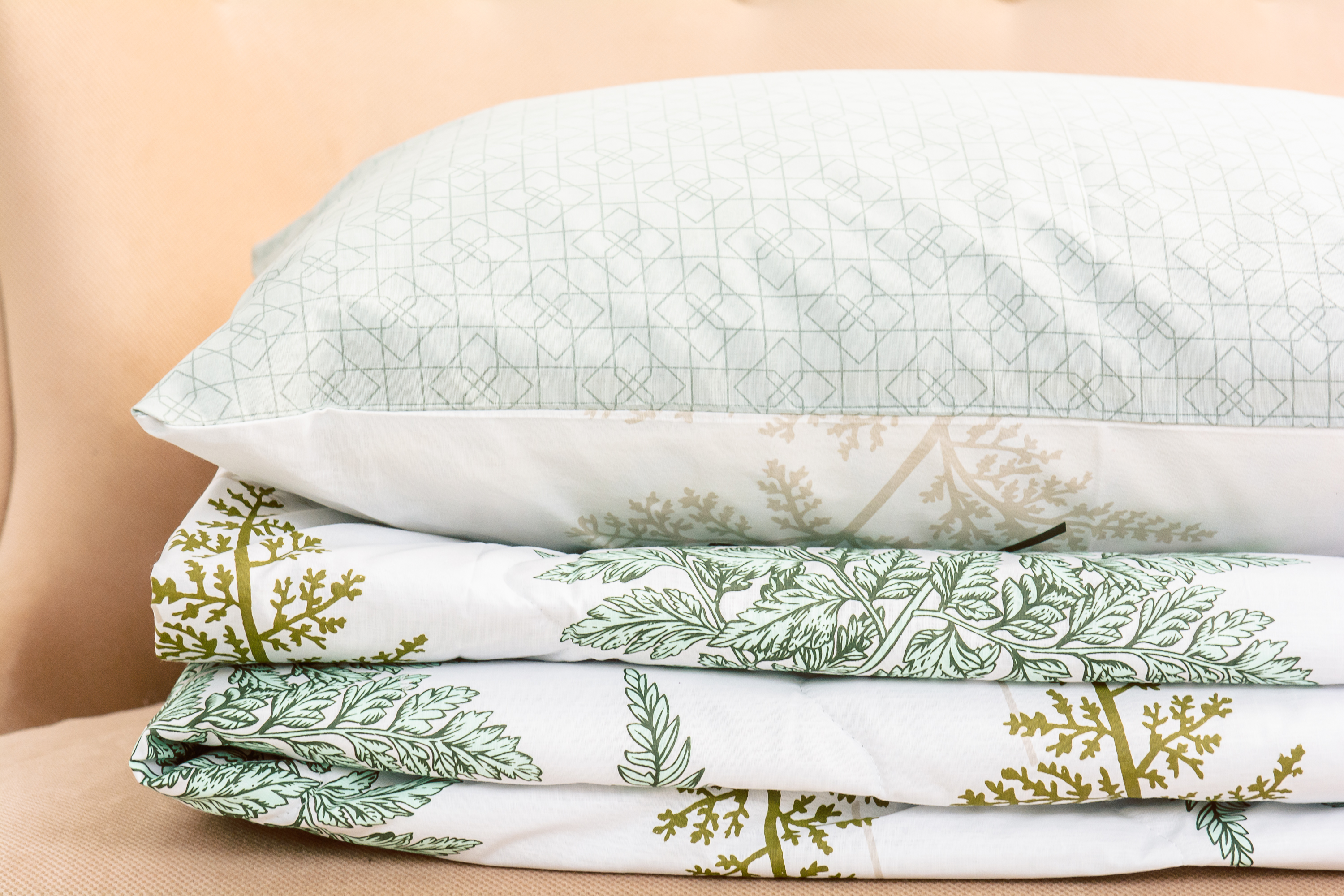 Летний постельный комплект MirSon №2718 Silk Kapok 17-0006 Donata одеяло 200x220 см + наволочки 2 х 50х70 см
Летний постельный комплект MirSon №2718 Silk Kapok 17-0006 Donata одеяло 200x220 см + наволочки 2 х 50х70 см