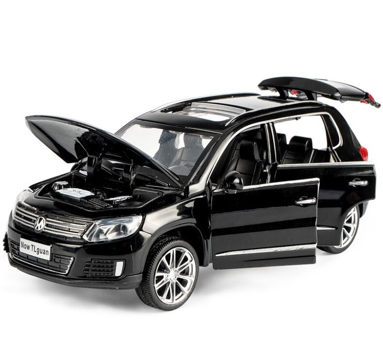 Модель легкового автомобиля Volkswagen Tiguan 1:32 с шестью дверями черного цвета
Модель легкового автомобиля Volkswagen Tiguan 1:32 с шестью дверями черного цвета