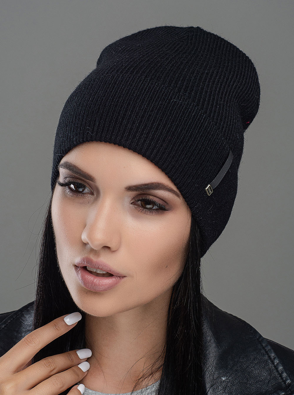 Женская шапка колпак Турбо цвет черный 
Женская шапка колпак Турбо цвет черный