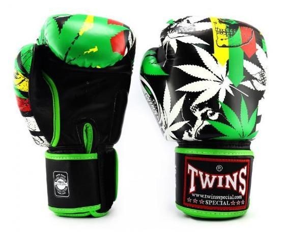 Перчатки боксерские Twins Special FBGVL3-54 14 унций
Перчатки боксерские Twins Special FBGVL3-54 14 унций