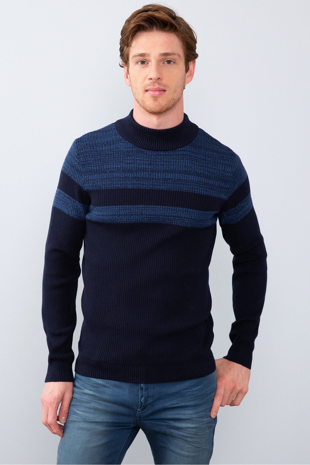 Свитер мужской U.S. Polo Assn. Синий (810048 VR033, Свитер мужской U.S. Polo Assn. Синий 46 (810048 VR033)
Свитер мужской U.S. Polo Assn. Синий (810048 VR033, Свитер мужской U.S. Polo Assn. Синий 46 (810048 VR033)