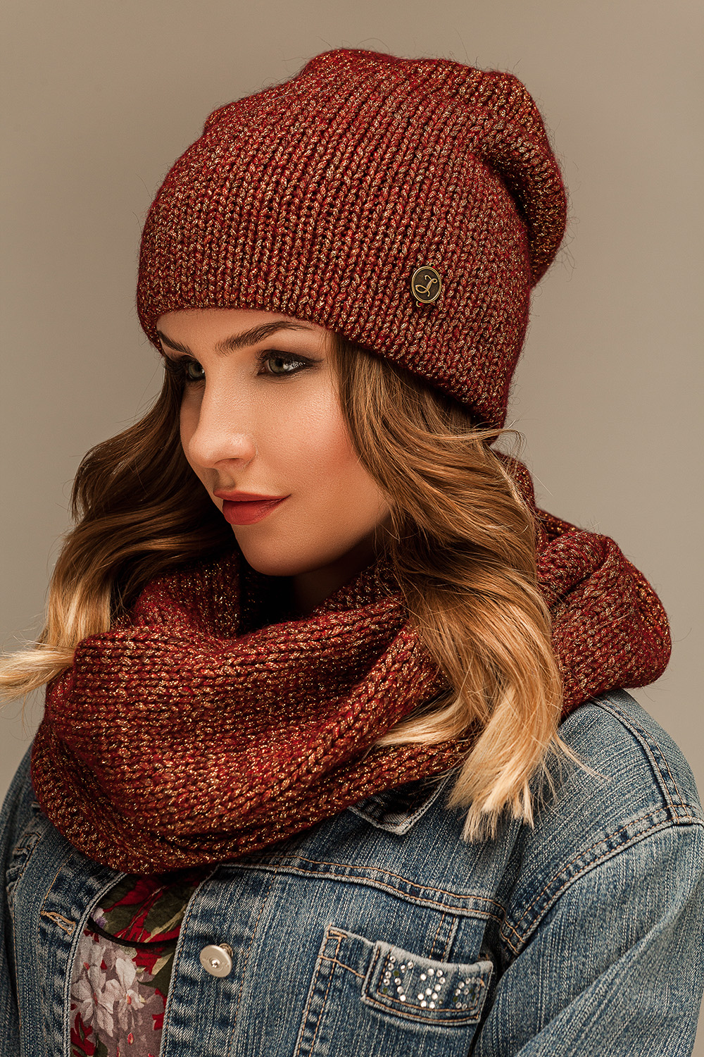 Женский комплект Бриджит шапка+снуд восьмерка цвет красный
Женский комплект Бриджит шапка+снуд восьмерка цвет красный