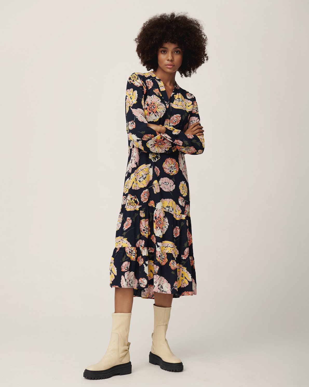 Платье Moss Copenhagen HELMA-JALINA-LS-DRESS-AOP-O-SPACE-FLOWER синий, Платье Moss Copenhagen HELMA-JALINA-LS-DRESS-AOP-O-SPACE-FLOWER S синий
Платье Moss Copenhagen HELMA-JALINA-LS-DRESS-AOP-O-SPACE-FLOWER синий, Платье Moss Copenhagen HELMA-JALINA-LS-DRESS-AOP-O-SPACE-FLOWER S синий