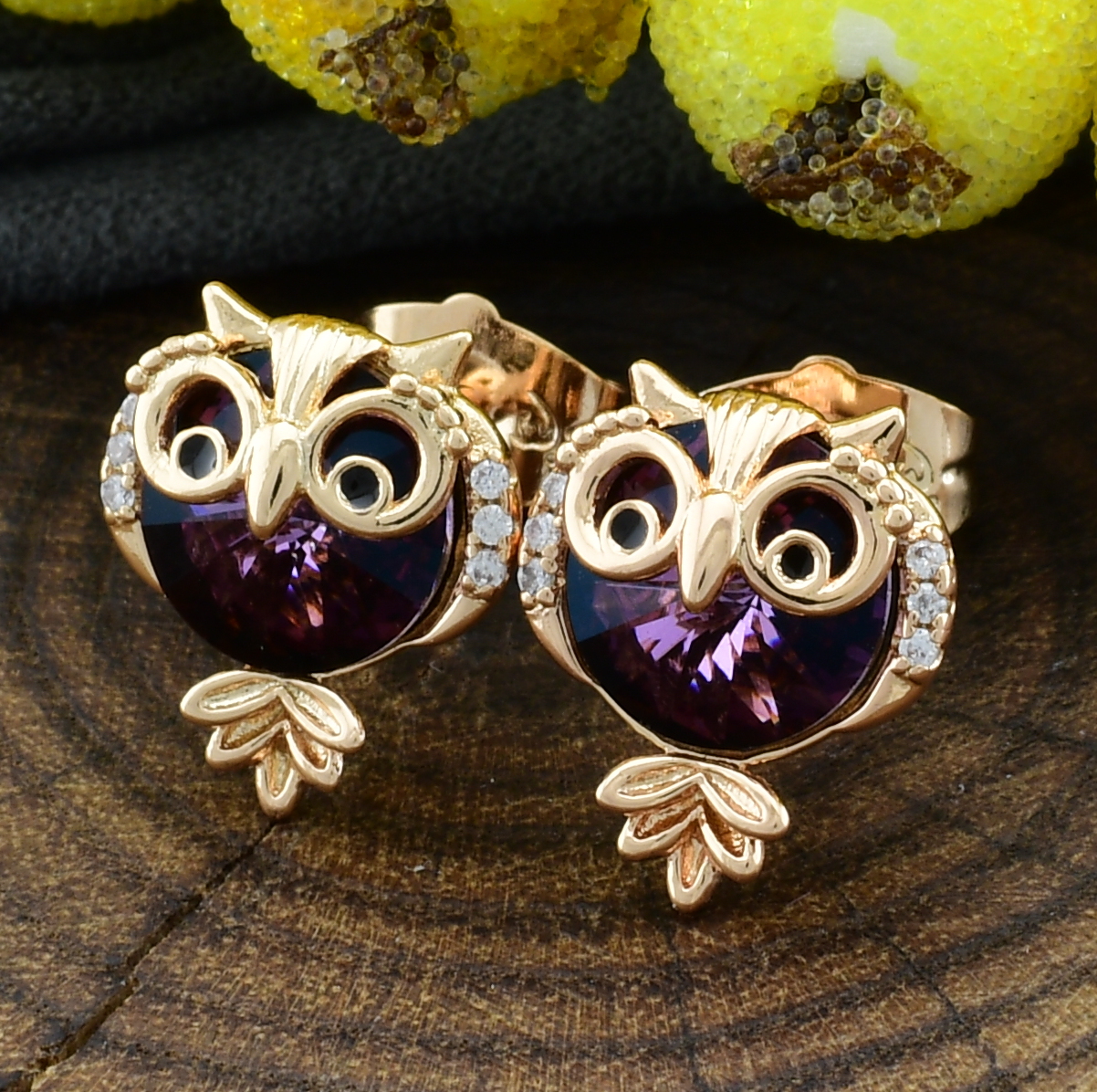 Серьги Xuping с кристаллами Swarovski 27277 размер 14х13 мм вес 2.8 г цвет фиолетовый позолота 18К
Серьги Xuping с кристаллами Swarovski 27277 размер 14х13 мм вес 2.8 г цвет фиолетовый позолота 18К
