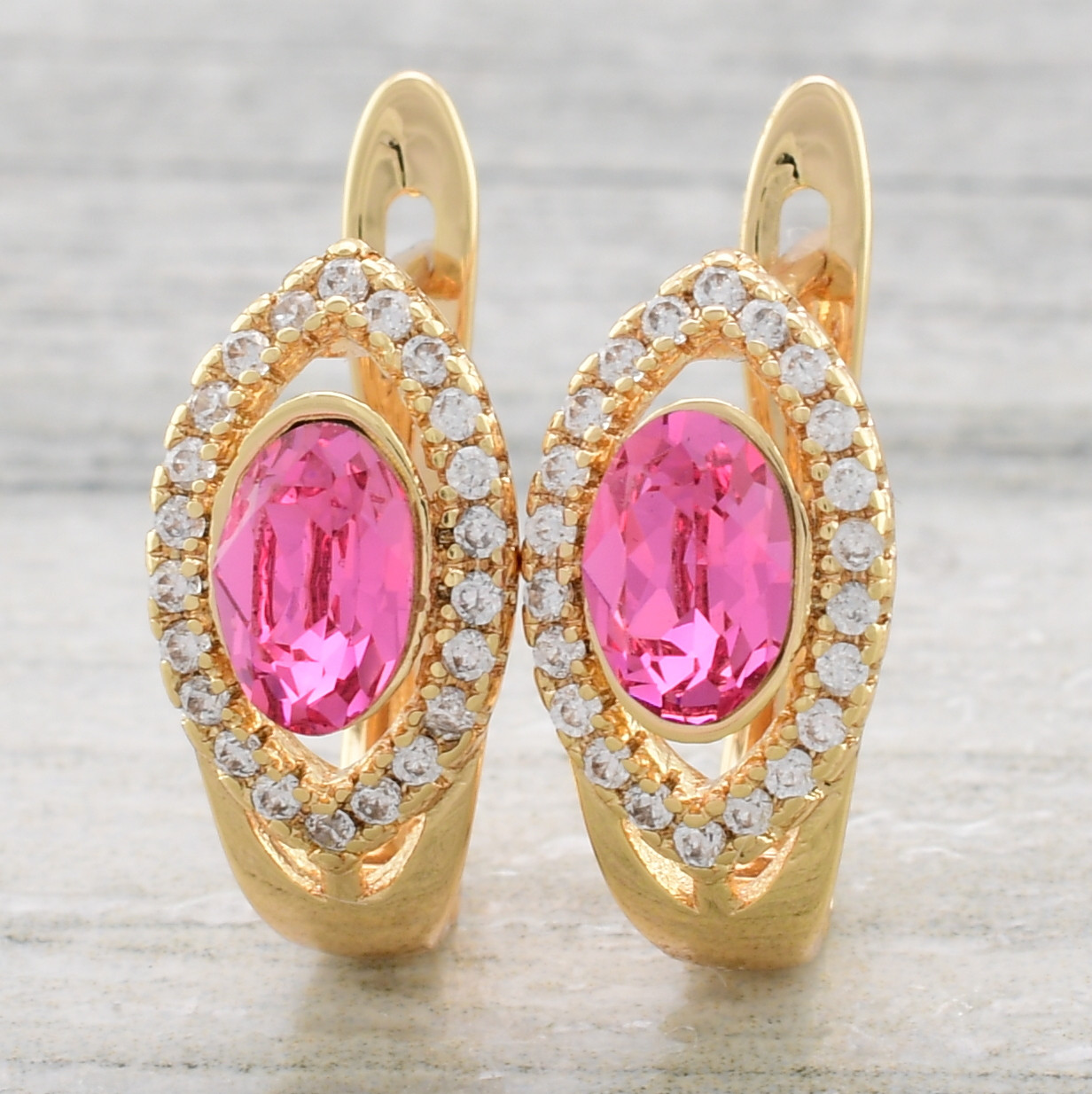 Серьги Xuping с кристаллами Swarovski 8305518К размер 15х7 мм цвет малиновый позолота 18К
Серьги Xuping с кристаллами Swarovski 8305518К размер 15х7 мм цвет малиновый позолота 18К