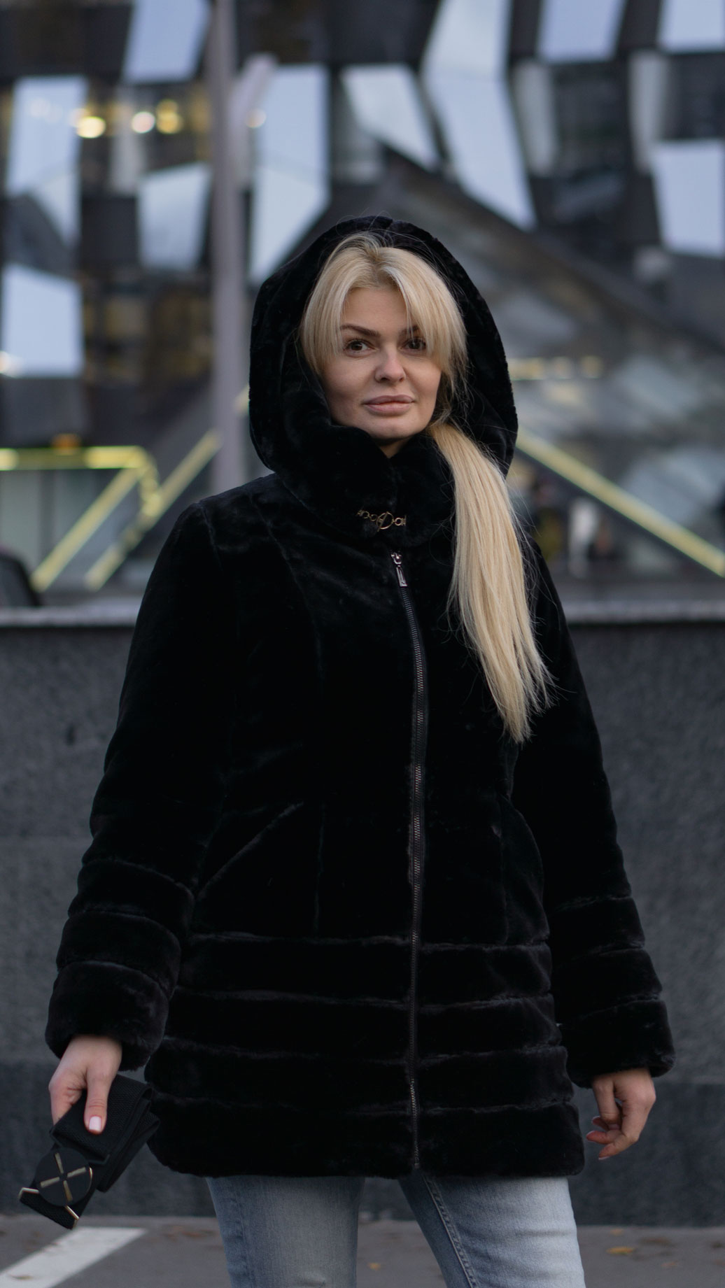 Шуба Miorichi М-2007 Черный (02007-b1-black46, Шуба Miorichi М-2007 46 Черный (02007-b1-black46)
Шуба Miorichi М-2007 Черный (02007-b1-black46, Шуба Miorichi М-2007 46 Черный (02007-b1-black46)
