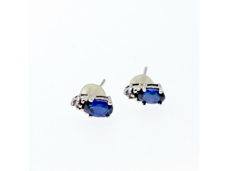 Золотые серьги-гвоздики с камнем Лондон Топаз и бриллиантами Sky Jewelry 000880
Золотые серьги-гвоздики с камнем Лондон Топаз и бриллиантами Sky Jewelry 000880