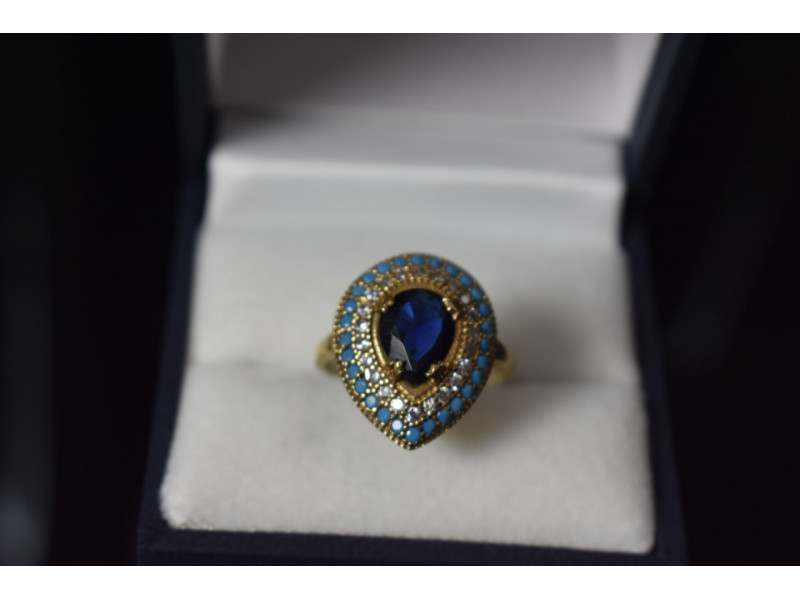 Серебряное кольцо с синим камнем Алпанит и вставками из бирюзы Sky Jewelry 000796
Серебряное кольцо с синим камнем Алпанит и вставками из бирюзы Sky Jewelry 000796