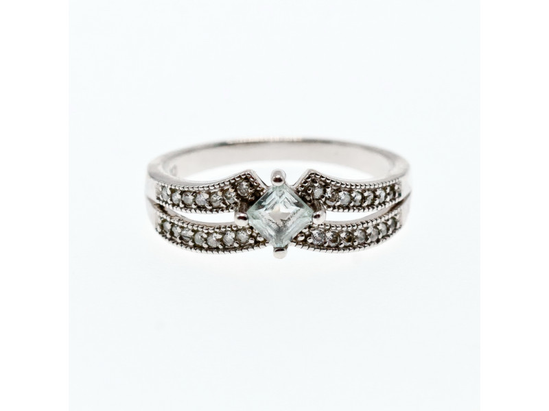 Серебряное кольцо с аквамарином и фианитами Нежность Натуральный Sky Jewelry 003207
Серебряное кольцо с аквамарином и фианитами Нежность Натуральный Sky Jewelry 003207