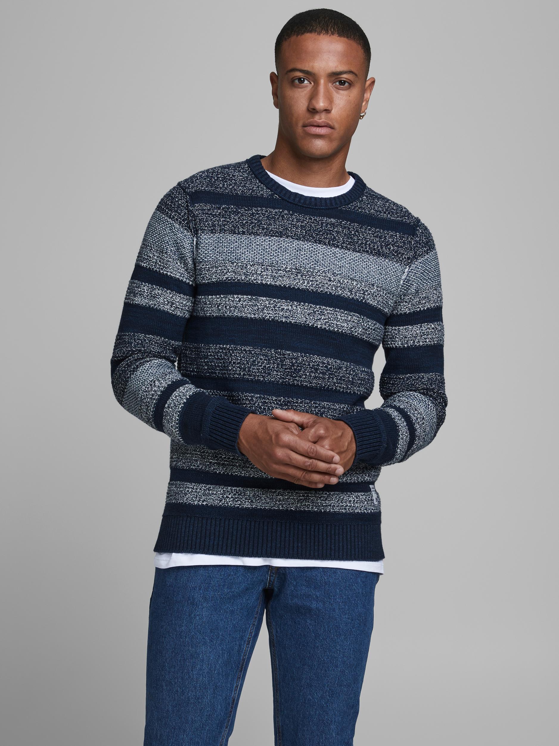 Джемпер Jack&Jones MARLON 12178419 Navy Blazer XXL темно-синий
Джемпер Jack&Jones MARLON 12178419 Navy Blazer XXL темно-синий