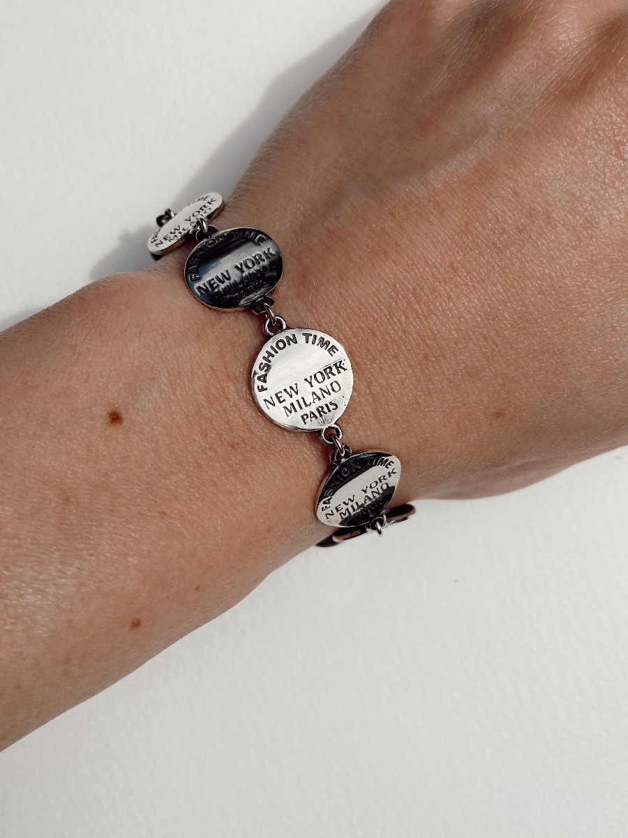 Женские серебряный браслет Adali Лондон размер регулируется с 170- 210 мм
Женские серебряный браслет Adali Лондон размер регулируется с 170- 210 мм