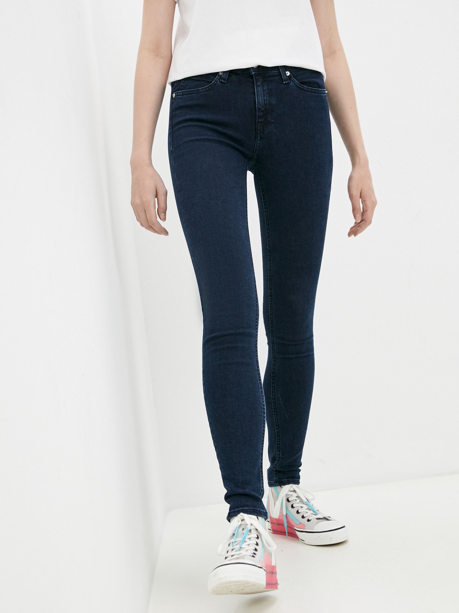 Джинсы Calvin Klein Jeans Mid Rise Skinny J20J216500-1BJ Синие, Джинсы Calvin Klein Jeans Mid Rise Skinny J20J216500-1BJ 25-32 Синие
Джинсы Calvin Klein Jeans Mid Rise Skinny J20J216500-1BJ Синие, Джинсы Calvin Klein Jeans Mid Rise Skinny J20J216500-1BJ 25-32 Синие